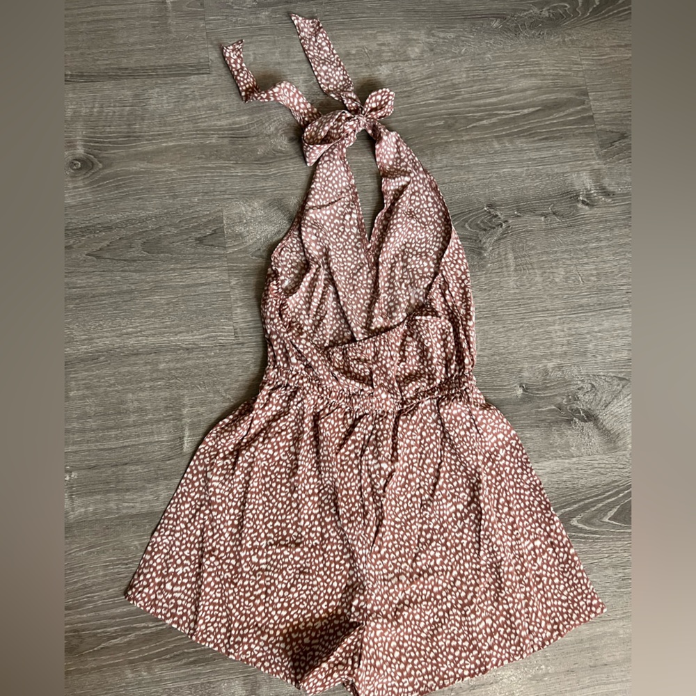 Halter romper size small - Picture 3 of 4